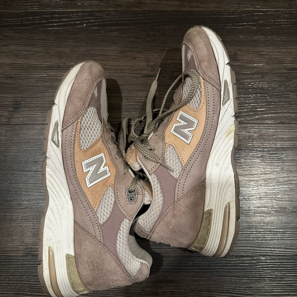 NEW BALANCE 991 Size 9 US Made In England Beige Brown Trainers Women’s - Picture 2 of 7